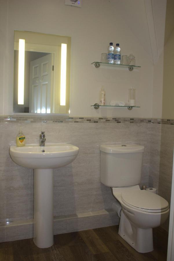 Westwood Lodge B & B Бостон Екстер'єр фото