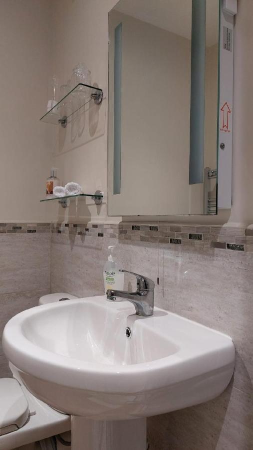 Westwood Lodge B & B Бостон Екстер'єр фото